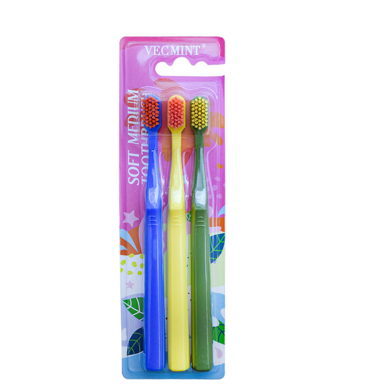 Vente en gros personnalisée pour adultes Voyage à domicile Hôtel en plastique brosse à dents douce à usage domestique en carton à ampoules