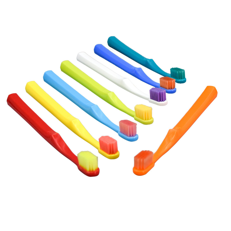 Vente en gros personnalisée pour adultes Voyage à domicile Hôtel en plastique brosse à dents douce à usage domestique en carton à ampoules