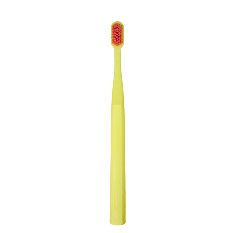 Vente en gros personnalisée pour adultes Voyage à domicile Hôtel en plastique brosse à dents douce à usage domestique en carton à ampoules