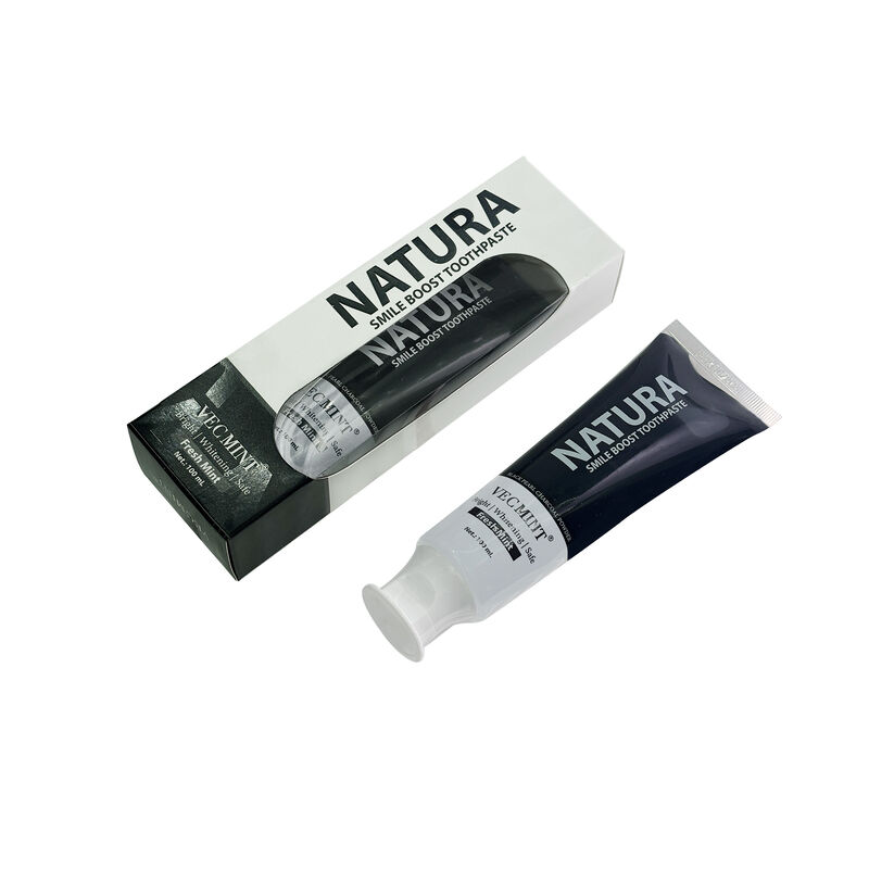 Crème dentifrice au charbon actif sans cruauté combinant poudre de perle noire et charbon actif pour des soins buccaux supérieurs