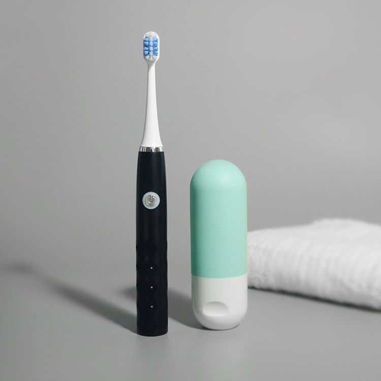 Wholease dure longtemps la brosse à dents électrique du rappel IPX7 futé imperméable rechargeable avec la tête de 4 brosses